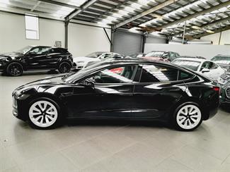 2021 Tesla Model 3 - Thumbnail