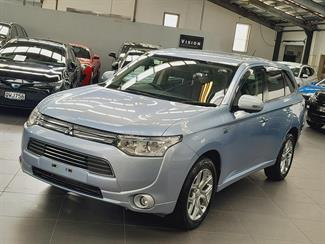 2014 Mitsubishi Outlander - Thumbnail