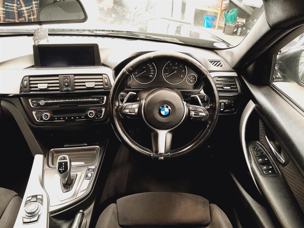 2012 BMW 320d