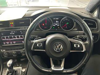 2015 Volkswagen Golf - Thumbnail