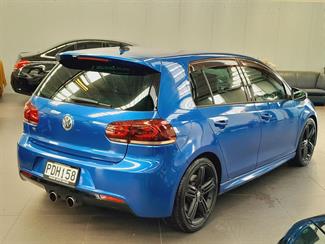 2011 Volkswagen Golf - Thumbnail