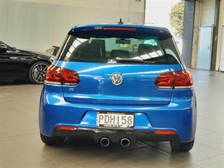 2011 Volkswagen Golf - Thumbnail