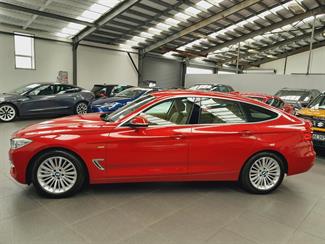 2013 BMW 320i - Thumbnail