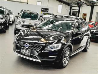 2016 Volvo V60 - Thumbnail