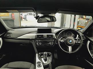 2012 BMW 320i - Thumbnail