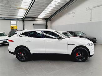 2016 Jaguar F-Pace - Thumbnail