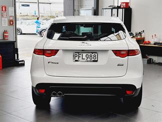 2016 Jaguar F-Pace - Thumbnail