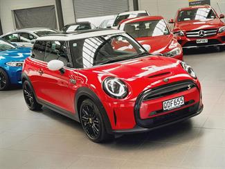 2023 Mini Hatch - Thumbnail