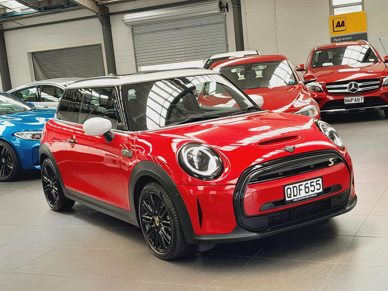 2023 Mini Hatch