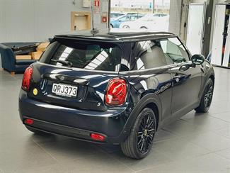 2022 Mini Cooper - Thumbnail