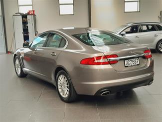 2011 Jaguar XF - Thumbnail