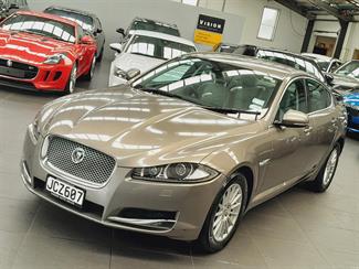 2011 Jaguar XF - Thumbnail