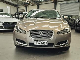 2011 Jaguar XF - Thumbnail