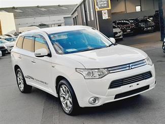 2013 Mitsubishi Outlander - Thumbnail