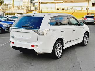 2013 Mitsubishi Outlander - Thumbnail