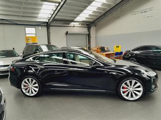 2014 Tesla Model S - Thumbnail