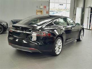 2014 Tesla Model S - Thumbnail