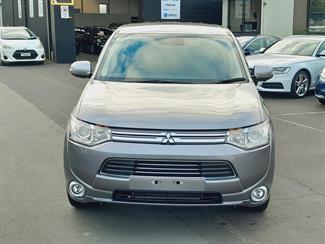 2013 Mitsubishi Outlander - Thumbnail