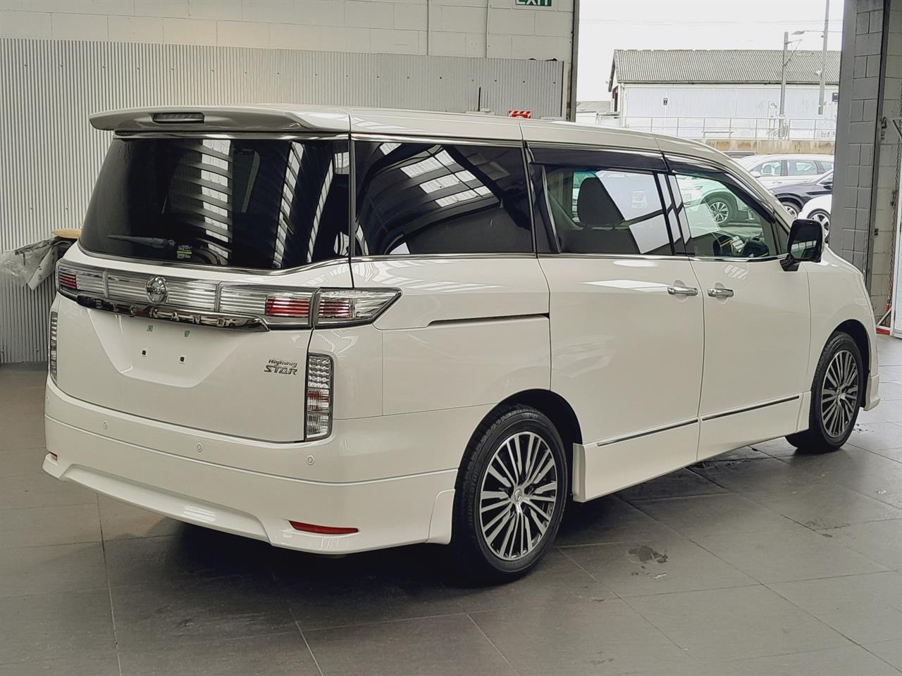 2018 Nissan Elgrand