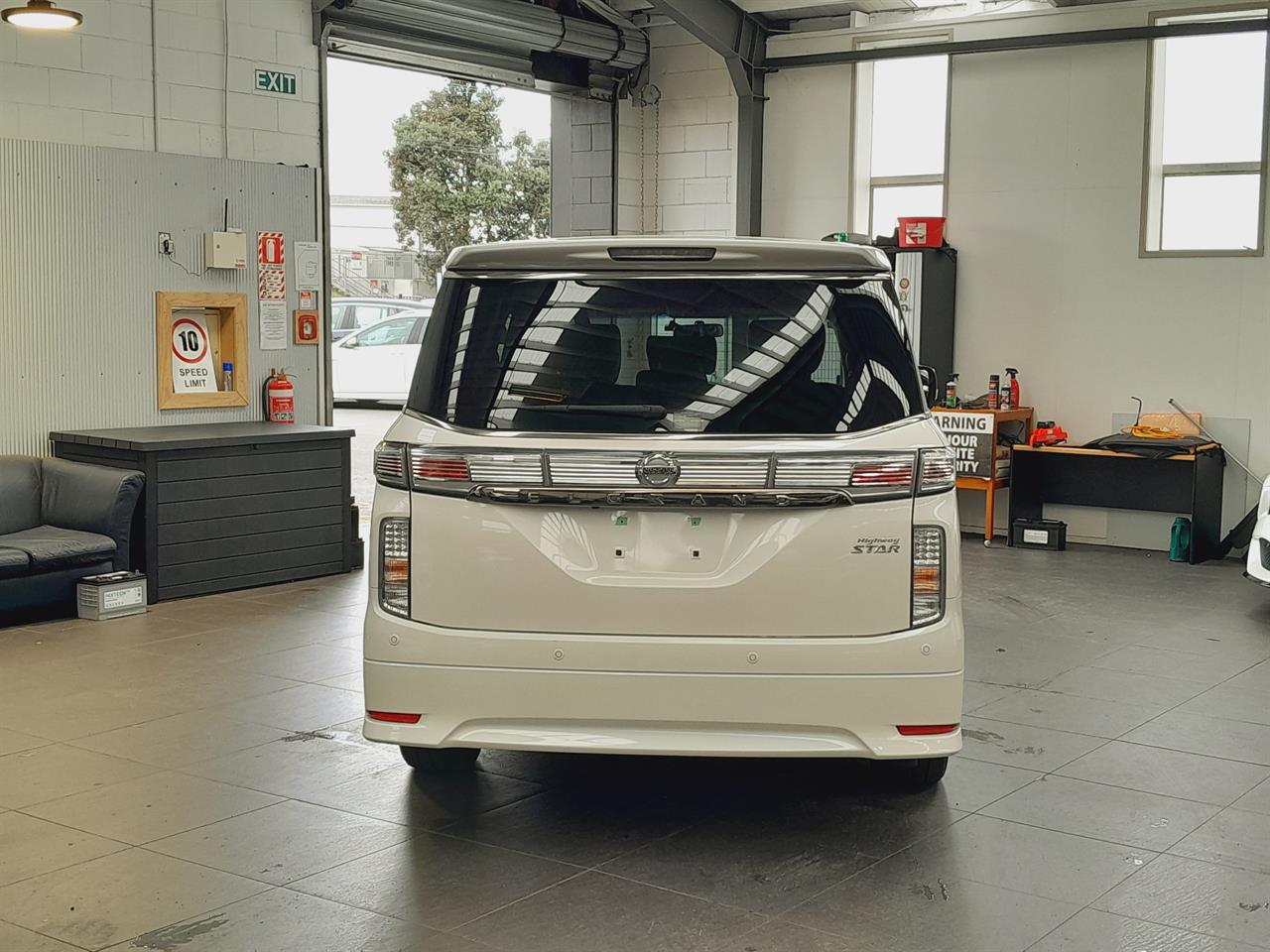 2018 Nissan Elgrand