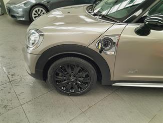 2017 Mini Countryman - Thumbnail