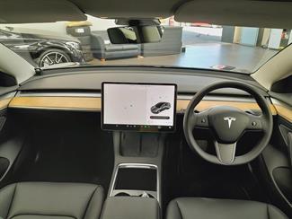 2021 Tesla Model 3 - Thumbnail